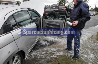 Những việc cần làm ngay khi ô tô bị ngập nước