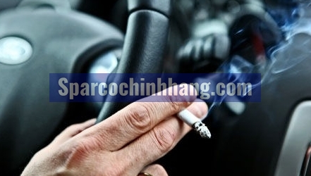 Nên hạn chế sử dụng thuốc lá trên ô tô