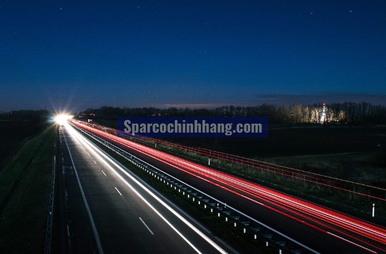 Sử dụng đèn phản quang thay thế đèn đường trên cao tốc